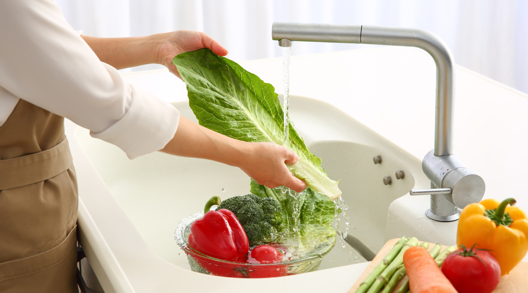How to Wash Produce to Reduce Parasite Risk (What Actually Works)